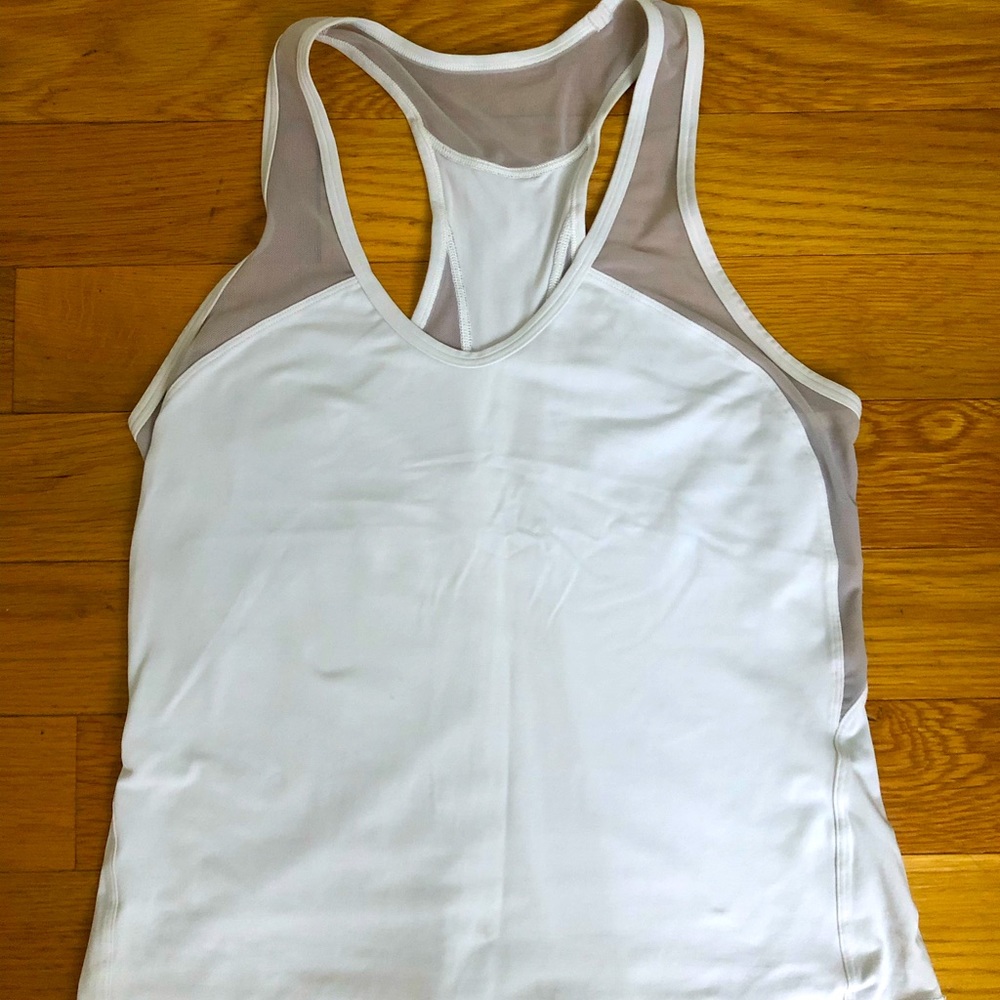 White lululemon tank top